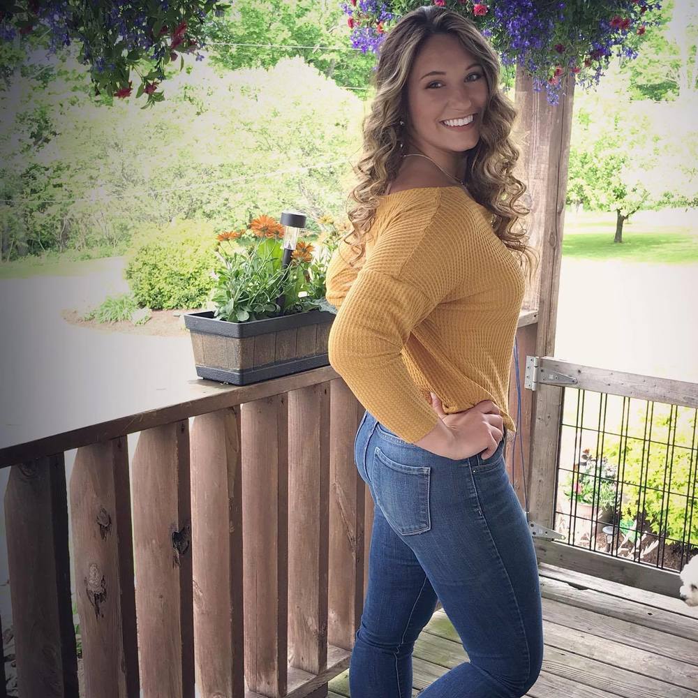 Meet your Posher, Alli